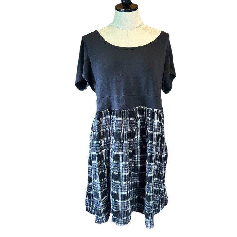 Torrid Womens 2 (2X) Knee Length Black Babydoll Dress Short Sleeve Plaid Witchy